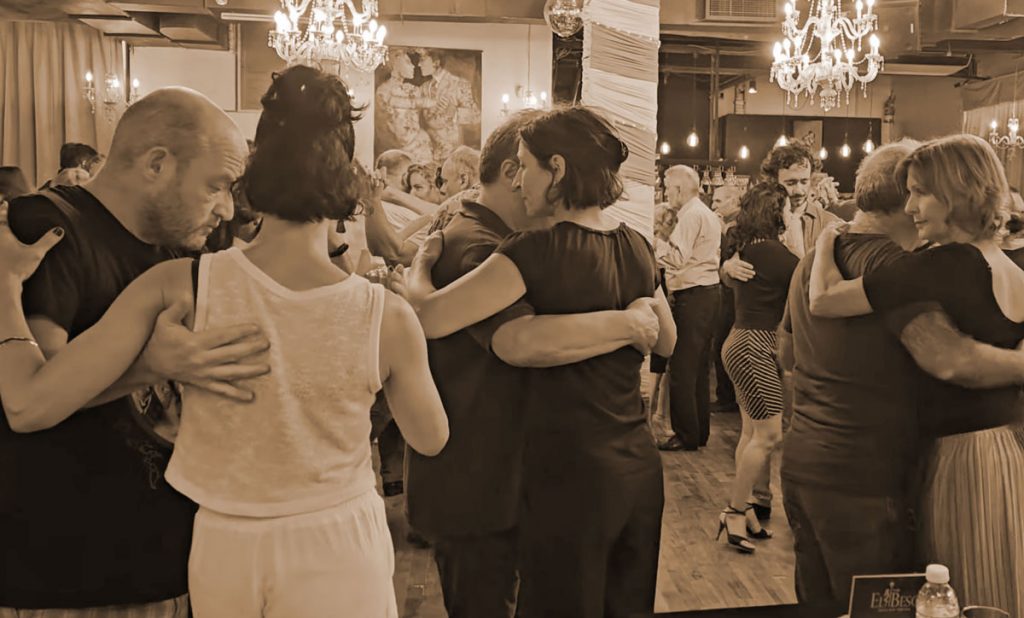 Wie entstehen Tango-Bewegungen eigentlich?