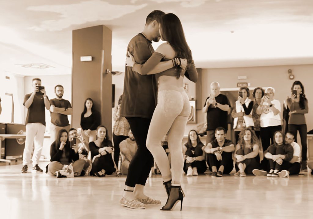 Kizomba – Tango light?